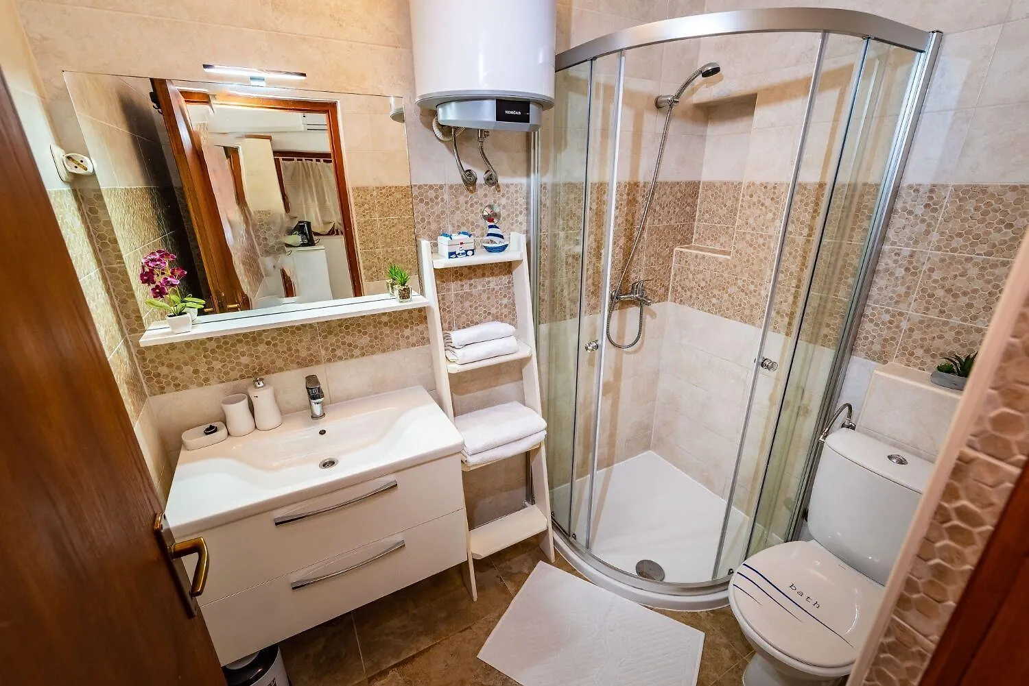 Apartment San  Povljana