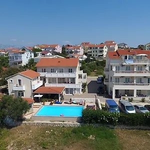 Apartament Jurac, Povljana