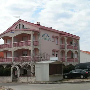 Apartament Nena, Povljana