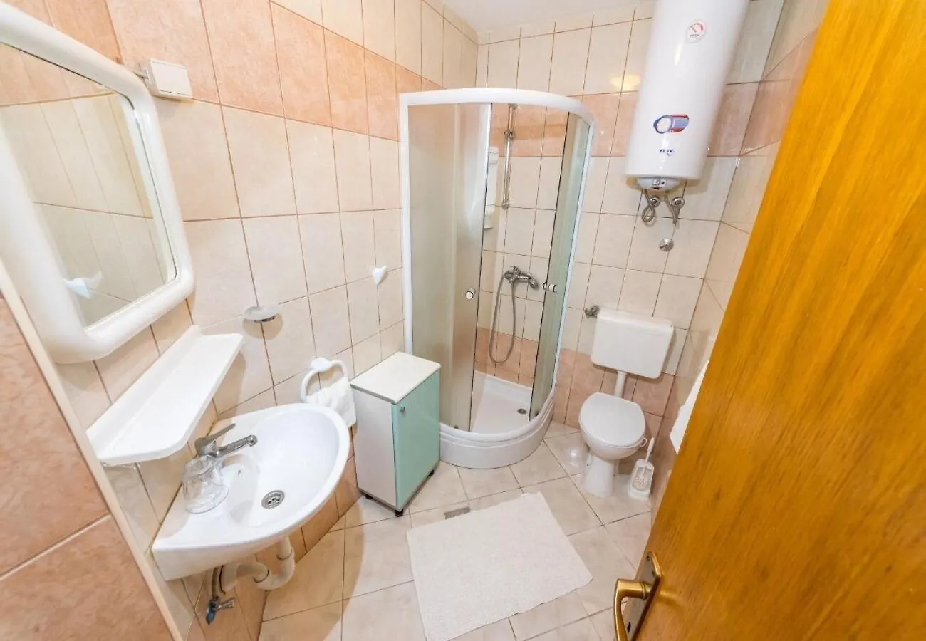 Apartment San Povljana