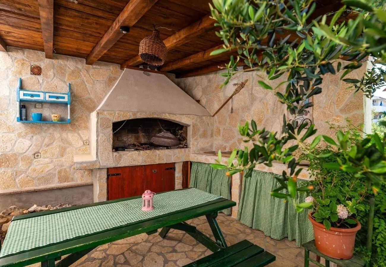 Apartment San Povljana