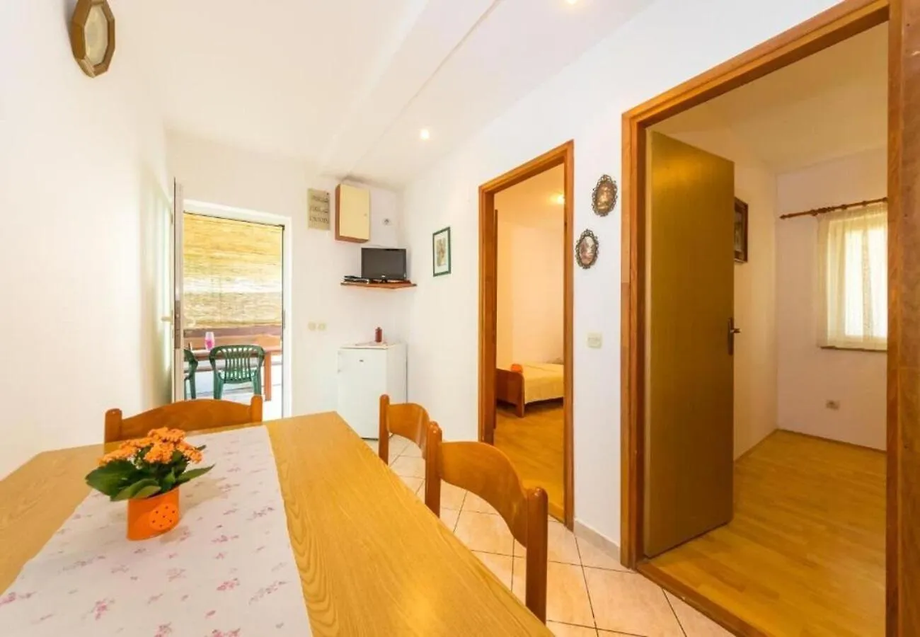 Apartment San Povljana