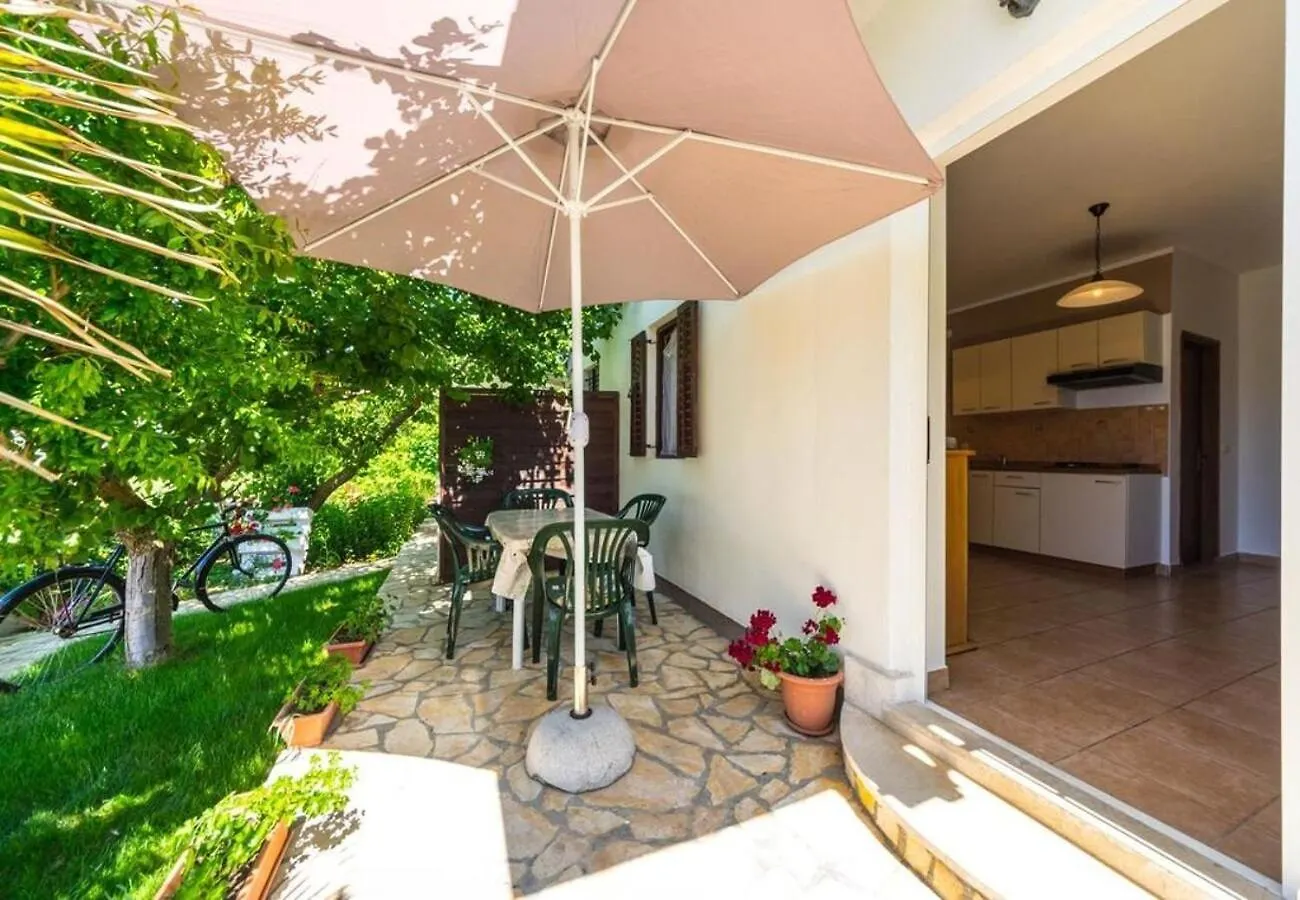 Apartment San Povljana
